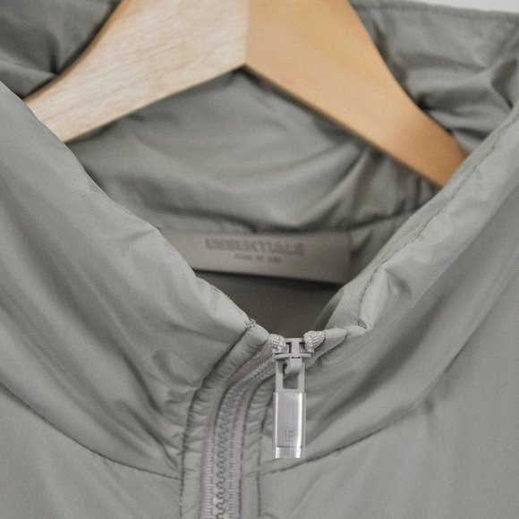 Essentials Storm Jacket NWT - Picture 7 of 12
